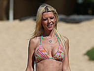 Tara Reid looking sexy in bikini in Hawaii