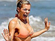 LeAnn Rimes looking sexy in bikini candids