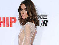 Rose Byrne shows her sexy legs at premiere Rose Byrne shows her sexy legs at premiere