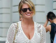 Kate Upton legs and cleavage paparazzi shots Kate Upton legs and cleavage paparazzi shots