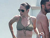 Jennifer Connelly sexy in bikini on a boat Jennifer Connelly sexy in bikini on a boat