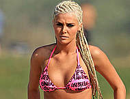 Karissa Shannon sexy in bikini on the beach Karissa Shannon sexy in bikini on the beach